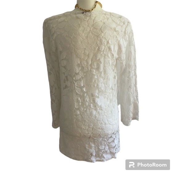 Selene White Floral white lace tunic - Picture 2 of 3